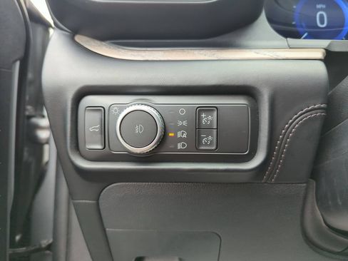 Used 2022 Ford Explorer Platinum w/ Equipment Group 601A AWD/4WD image 41