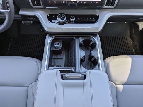 New 2025 Ford Expedition Active RWD image 23
