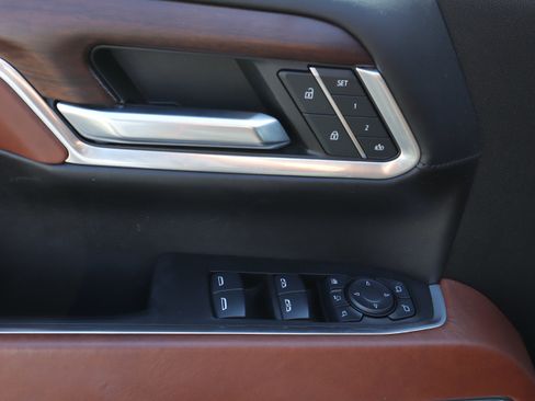 Used 2024 GMC Sierra 3500 Denali Ultimate image 24