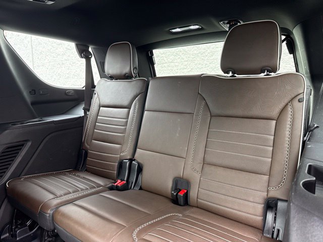Used 2025 GMC Yukon Denali Ultimate AWD/4WD image 10