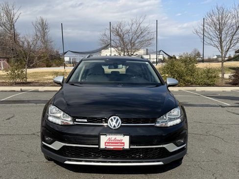 Used 2019 Volkswagen Golf Alltrack S image 9