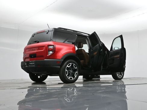 Used 2023 Ford Bronco Sport Outer Banks w/ Tech Package image 46