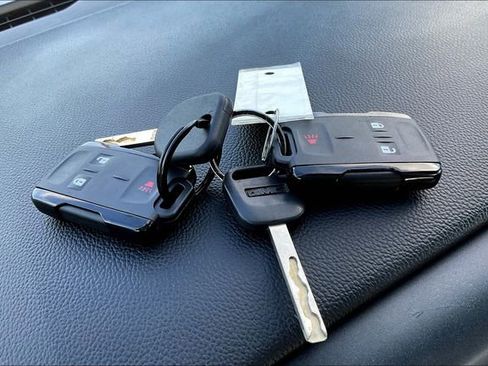 Used 2015 GMC Sierra 1500 2WD Regular Cab image 13