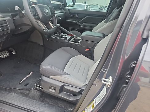 Used 2024 Toyota Tacoma TRD Sport AWD/4WD image 12