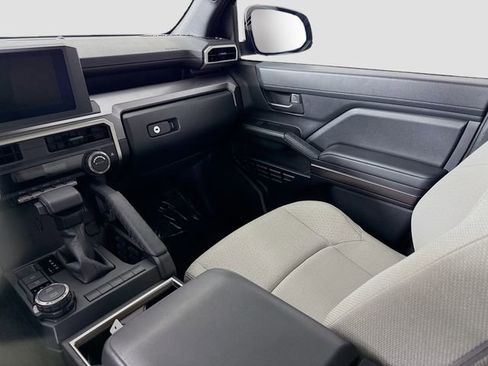 Certified 2025 Toyota 4Runner SR5 AWD/4WD image 23