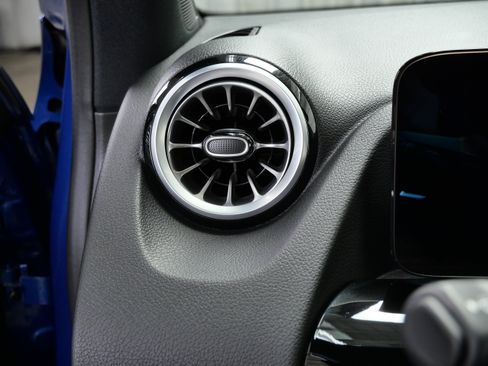 Certified 2025 Mercedes-Benz GLA 250 4MATIC image 24