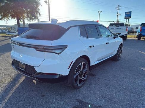 New 2026 Chevrolet Equinox EV LT image 7