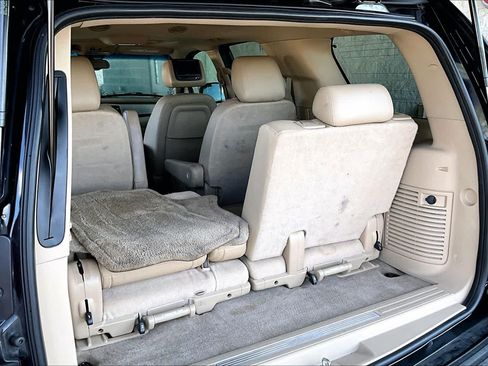 Used 2013 Cadillac Escalade Luxury RWD image 32