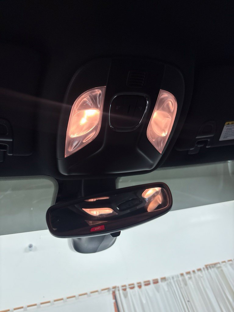 Used 2024 Jeep Compass Latitude AWD/4WD image 14