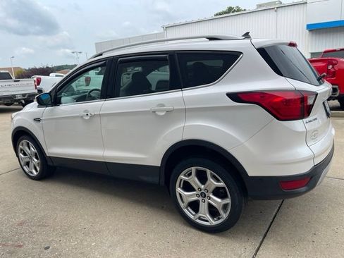Used 2019 Ford Escape Titanium FWD image 4