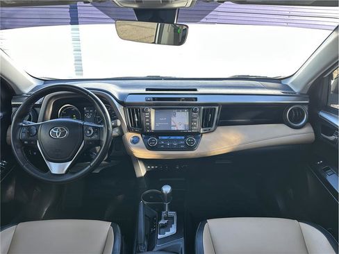Used 2016 Toyota RAV4 Limited image 18