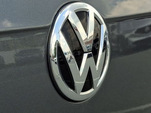 Used 2020 Volkswagen Tiguan SE w/ Panoramic Sunroof Package AWD/4WD image 32
