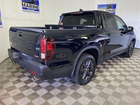 Used 2025 Honda Ridgeline Sport image 13