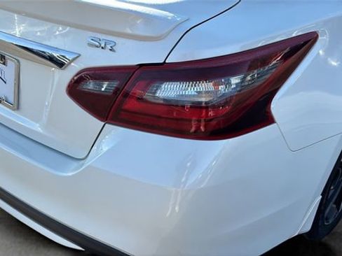 Used 2018 Nissan Altima 2.5 SR image 37