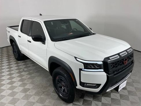Used 2026 Nissan Frontier PRO-4X AWD/4WD image 12