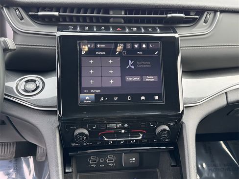 Used 2022 Jeep Grand Cherokee L Altitude image 7