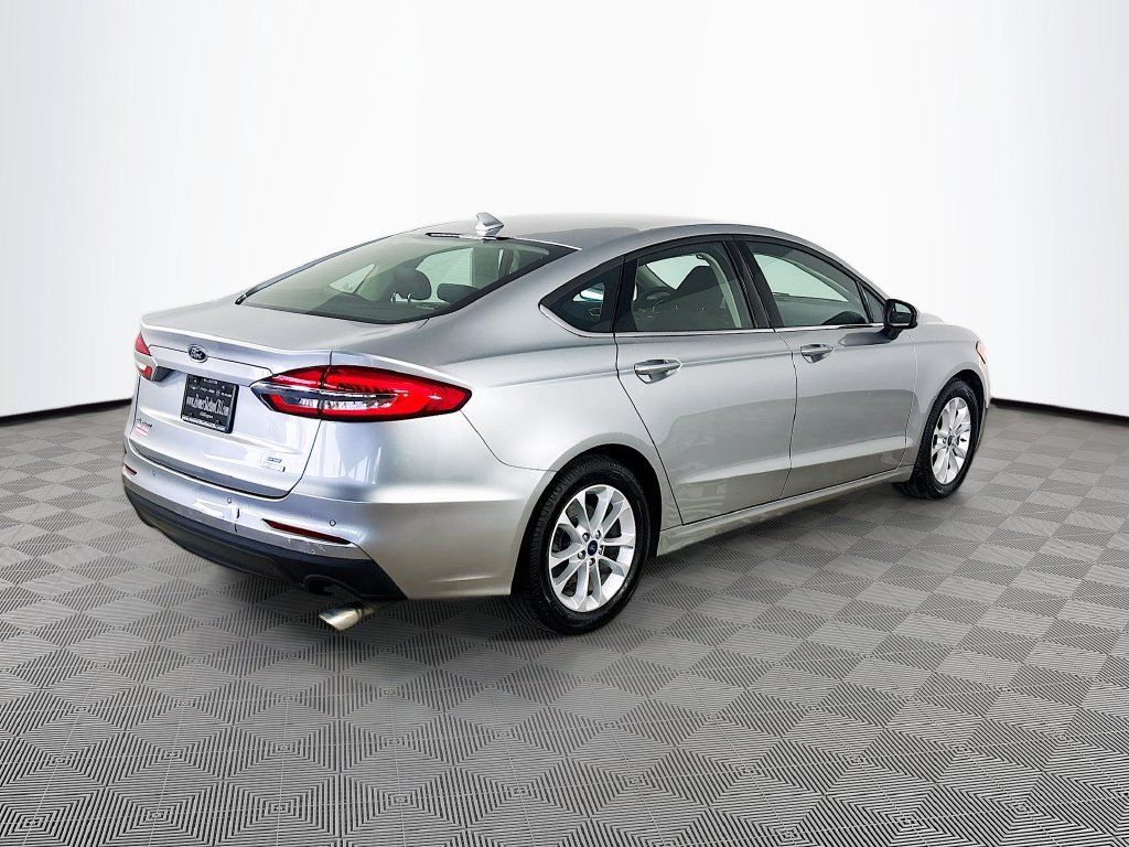 Used 2020 Ford Fusion SE FWD image 7