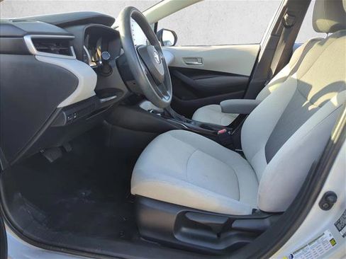 Used 2020 Toyota Corolla LE image 9