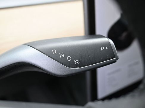 Used 2022 Tesla Model Y Long Range image 20