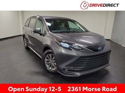 Used 2025 Toyota Sienna XLE
