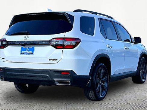 Used 2023 Honda Pilot Sport image 6