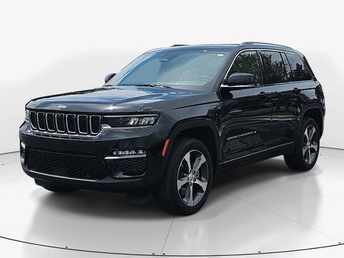 Used 2022 Jeep Grand Cherokee Limited 4xe w/ Luxury Tech Group II AWD/4WD image 11