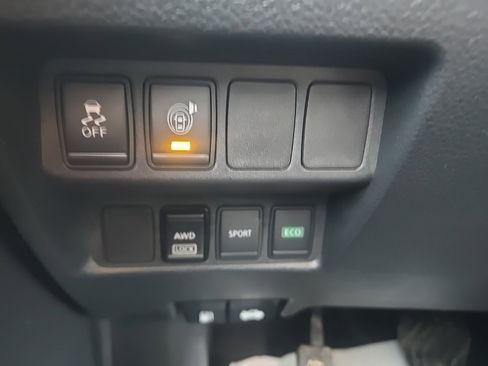 Used 2017 Nissan Rogue SV image 13