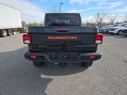 Used 2023 Jeep Gladiator Sport image 6