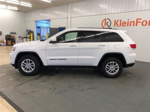 Used 2018 Jeep Grand Cherokee Laredo image 4