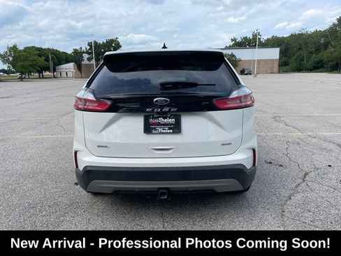 Used 2022 Ford Edge SEL w/ Convenience Package AWD/4WD image 2