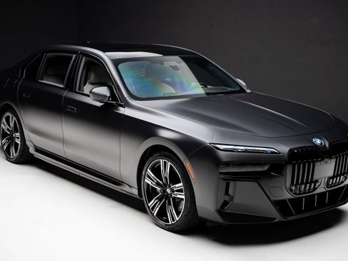 Used 2023 BMW i7 xDrive60 AWD/4WD image 39