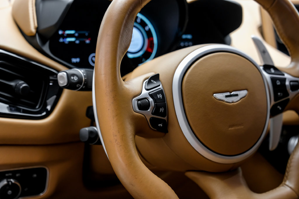 Used 2020 Aston Martin V8 Vantage Coupe RWD image 18