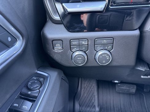 New 2026 GMC Sierra 1500 SLE image 12