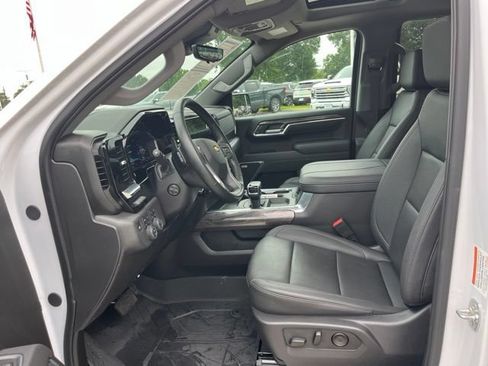 Used 2025 Chevrolet Silverado 1500 LTZ w/ Technology Package AWD/4WD image 28