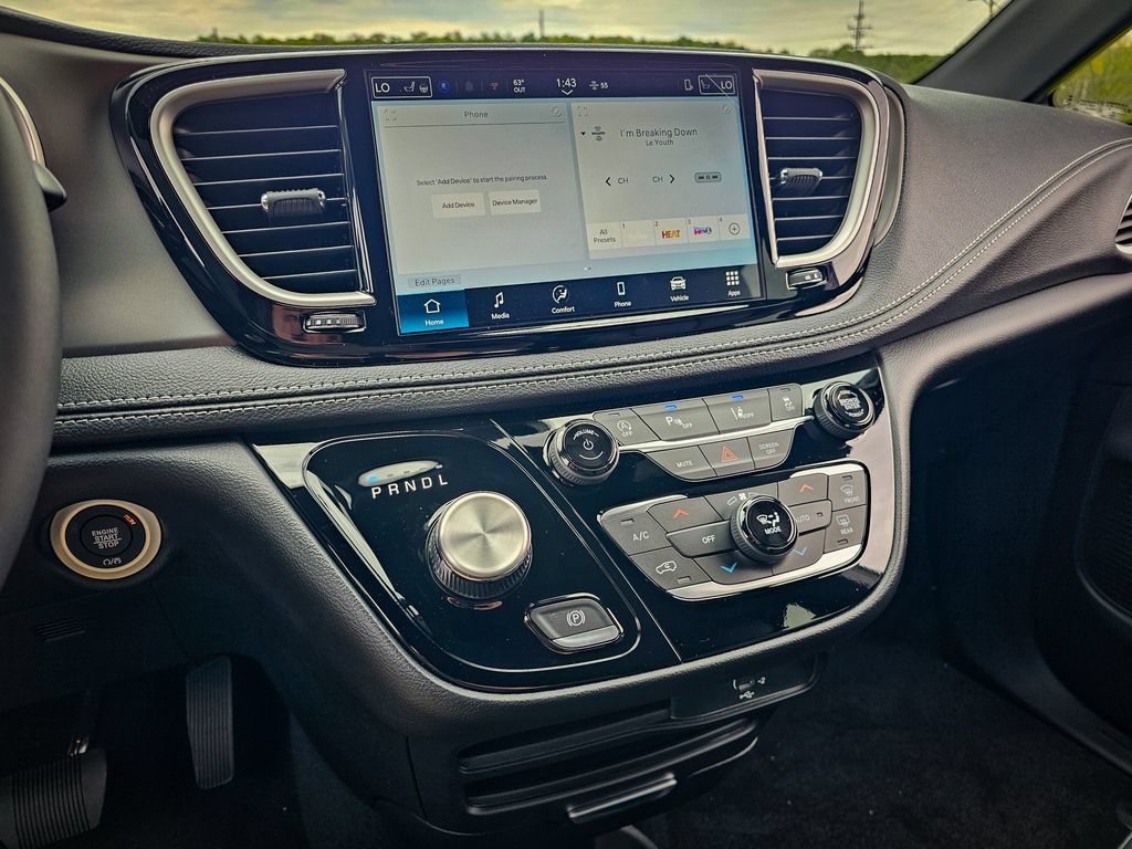 New 2027 Chrysler Pacifica Select AWD/4WD image 22