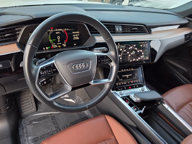 Used 2024 Audi Q8 e-tron Premium Plus AWD/4WD image 11