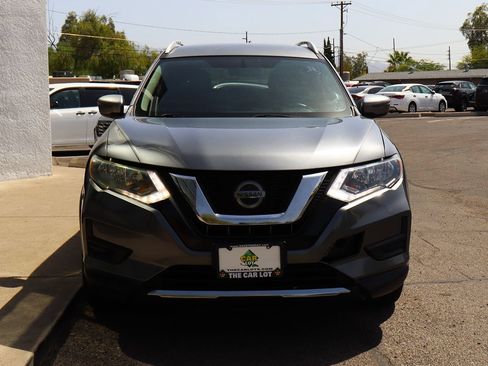 Used 2018 Nissan Rogue SV AWD/4WD image 16