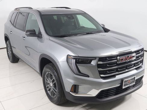Used 2025 GMC Acadia Elevation image 41