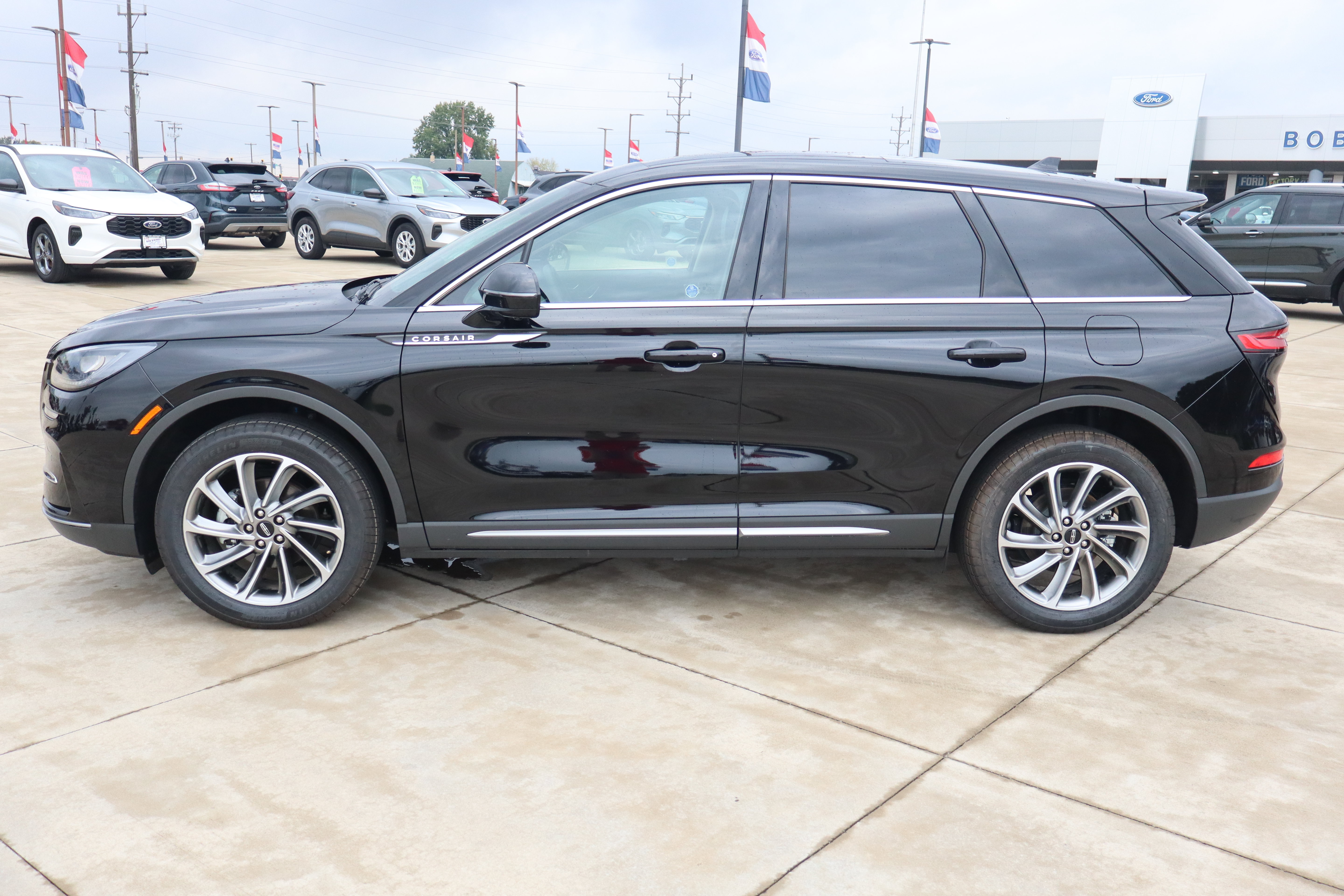 Used 2024 Lincoln Corsair AWD w/ Equipment Group 101A image 8
