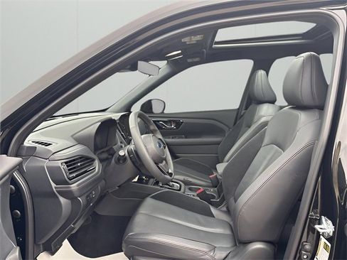 Used 2025 Subaru Forester Touring image 12