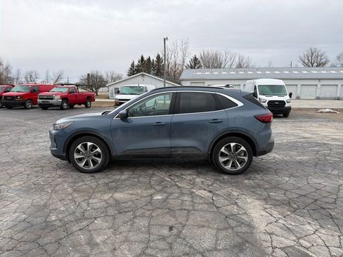 Used 2023 Ford Escape Platinum image 2