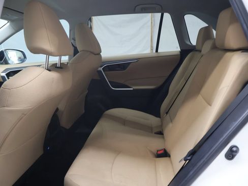 Used 2021 Toyota RAV4 LE FWD image 14