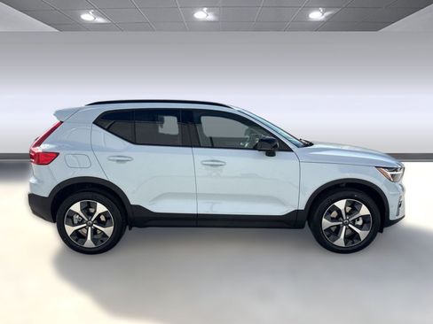 New 2026 Volvo XC40 B5 Plus w/ Protection Package Premier image 8