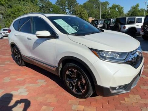Used 2017 Honda CR-V Touring image 3