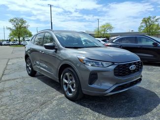 Certified 2023 Ford Escape ST-Line w/ Tech Pack #1 AWD/4WD video 3