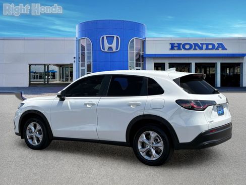 Certified 2025 Honda HR-V LX image 5