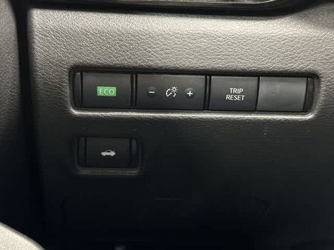 Used 2025 Nissan Sentra SV w/ All-Weather Package FWD image 19