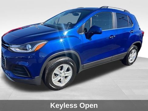 Used 2017 Chevrolet Trax LT w/ LT Convenience Package AWD/4WD image 8