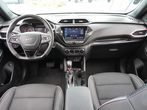 Used 2023 Chevrolet TrailBlazer RS w/ Sun and Liftgate Package FWD image 10