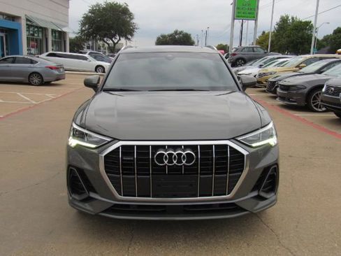 Used 2022 Audi Q3 2.0T Premium Plus w/ Premium Plus Package image 2